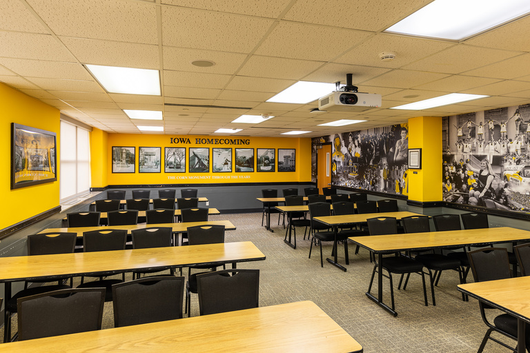 homecoming classroom with desks and chairs