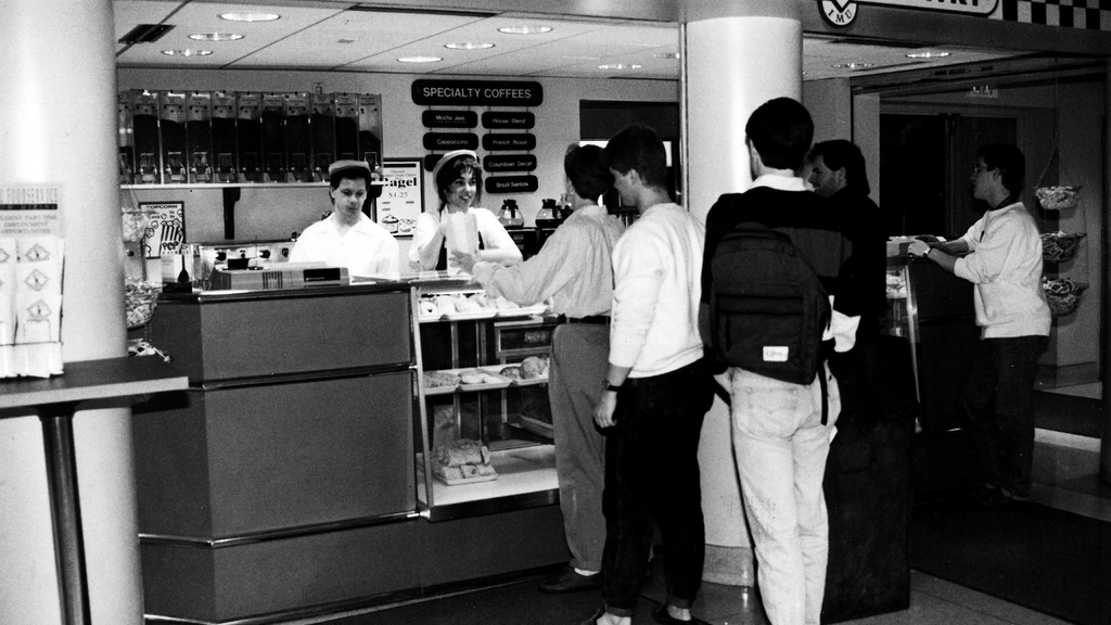 students in line at the Union Cafe